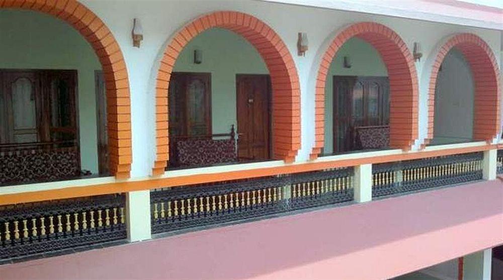 Hotel Sea View Palace - The Beach Hotel Kovalam Exterior photo